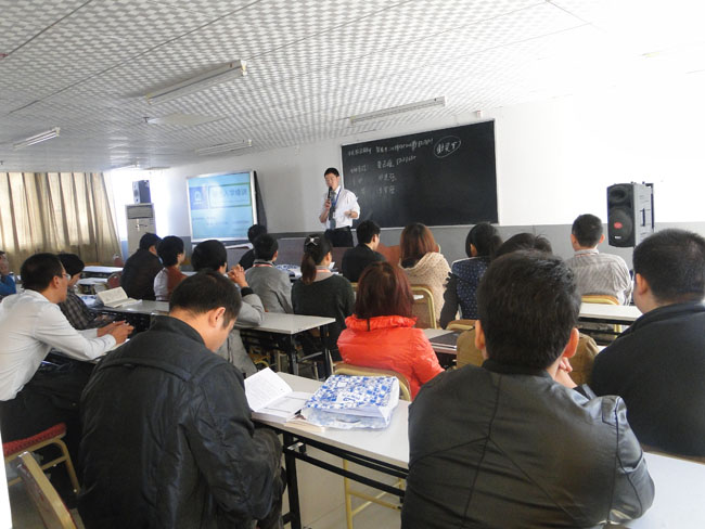 2013年12月，學(xué)員入學(xué)培訓(xùn)