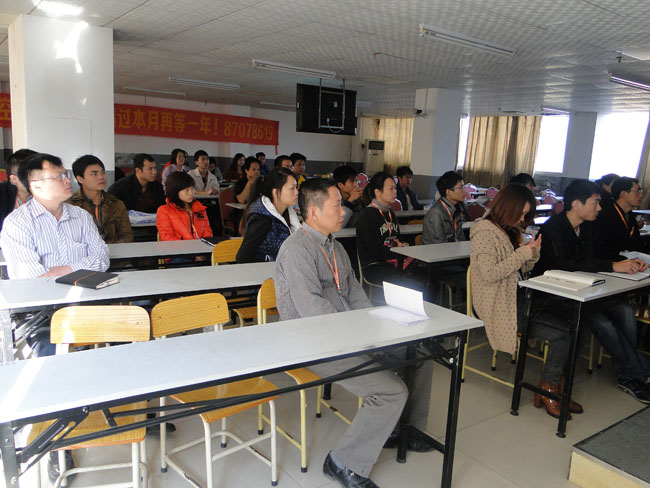 2013年12月，學(xué)員入學(xué)培訓(xùn)